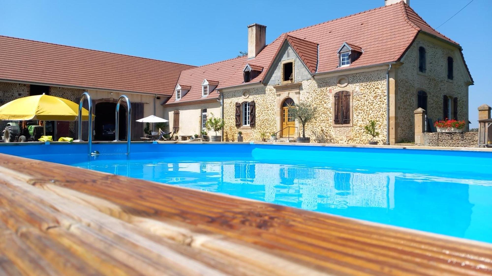 A La Ferme * Bassillon-Vauze